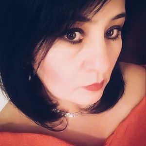 Meet your Posher, Elvia